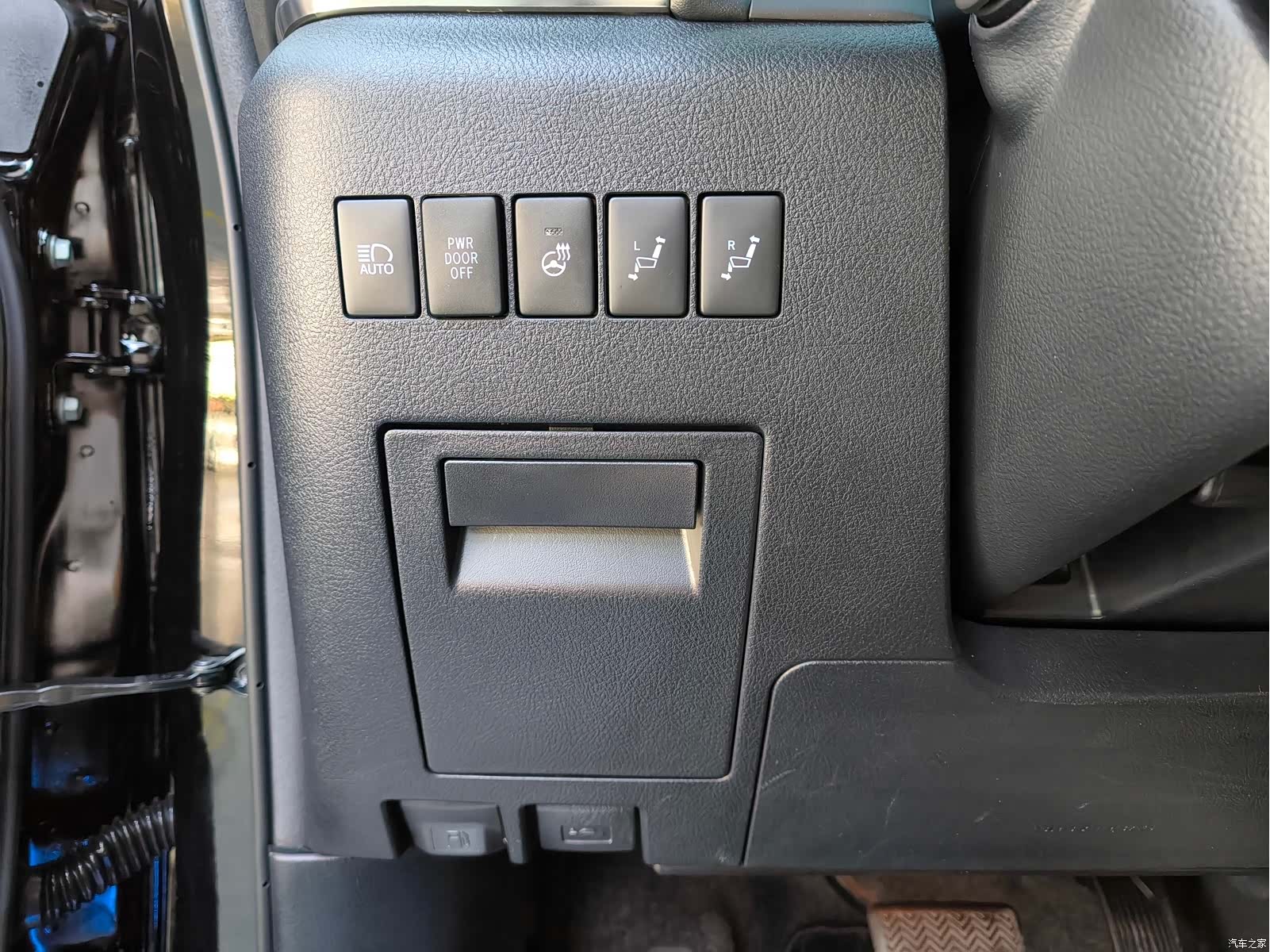 Toyota Vellfire, 2022 22