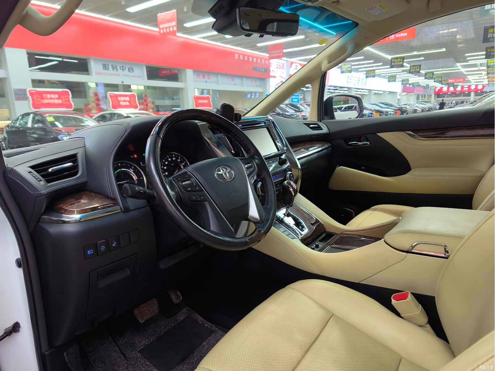 Toyota Alphard, 2020 15