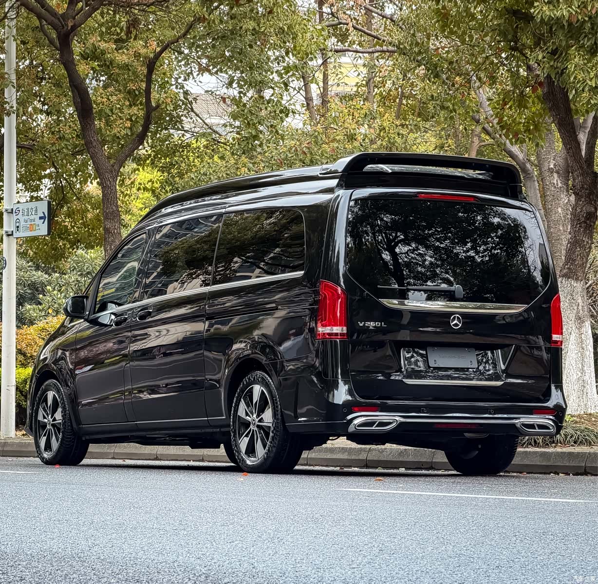 Mercedes-Benz V-Class, 2024 27