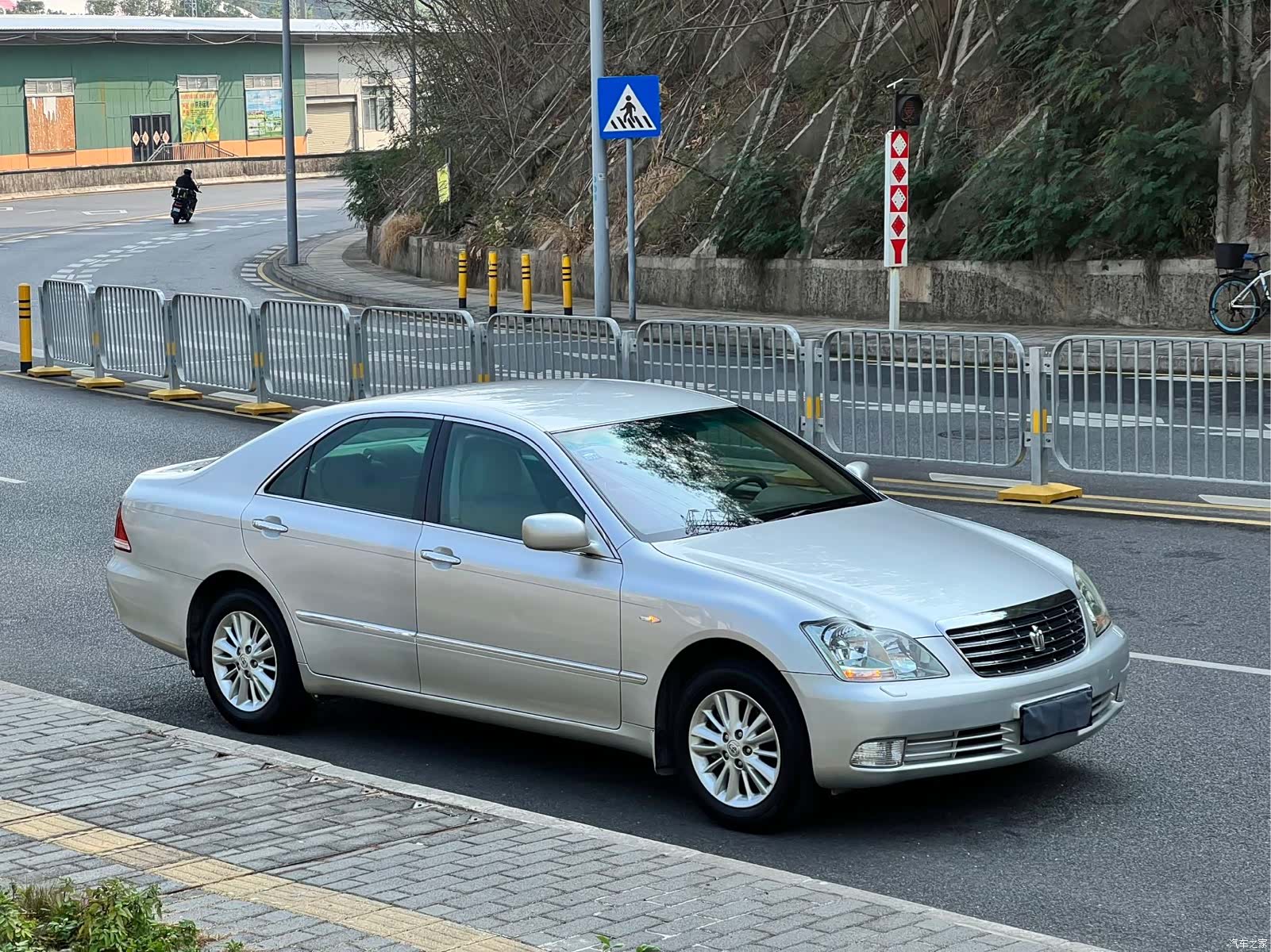 Toyota Crown, 2008 3