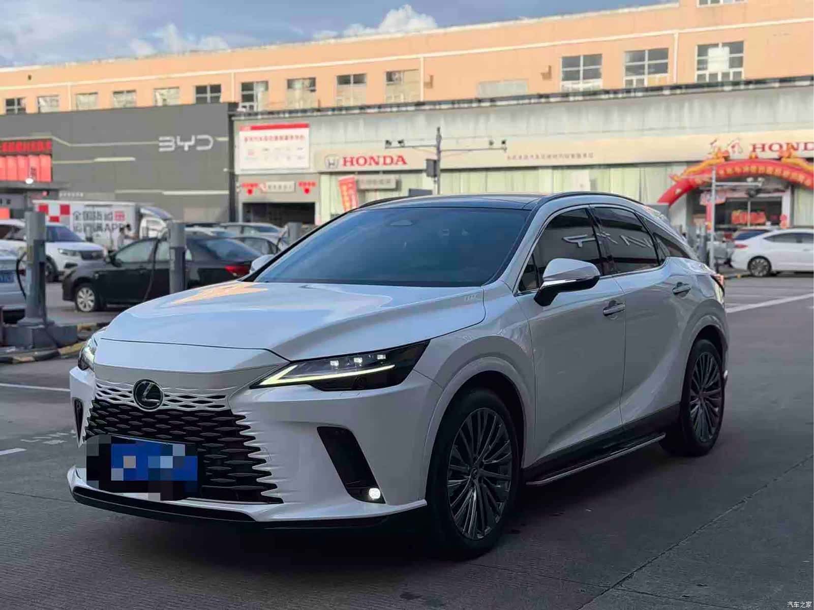 Lexus RX, 2024 3