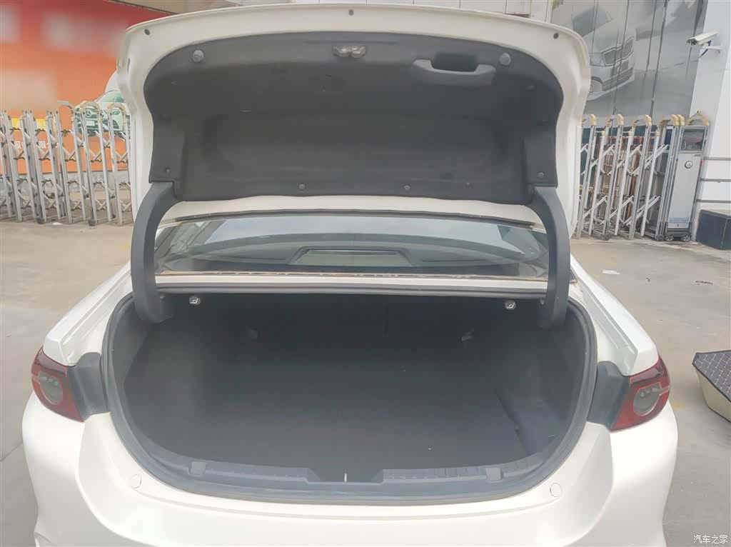 Mazda Mazda3, 2023 15