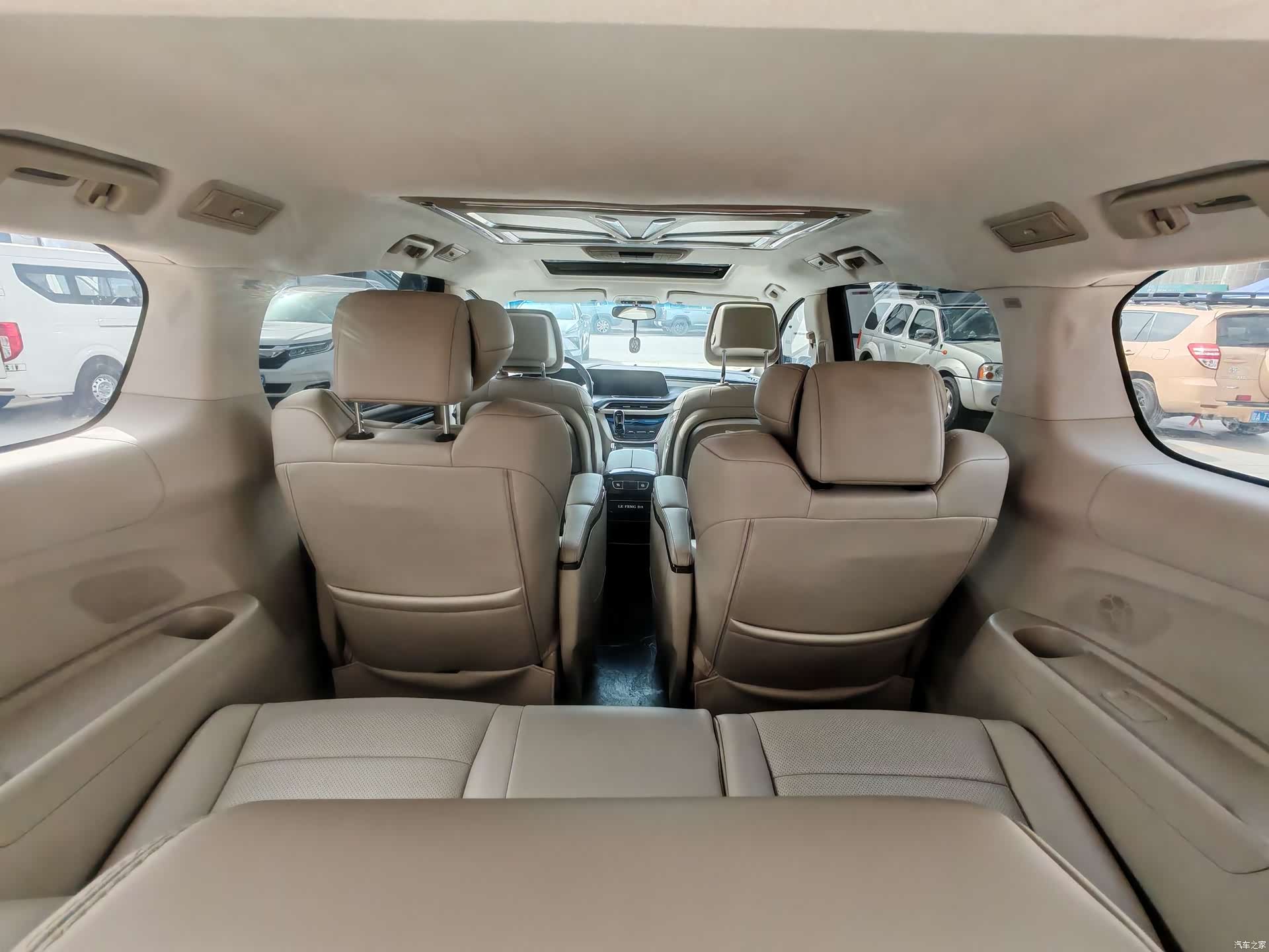 Buick GL8, 2023 8