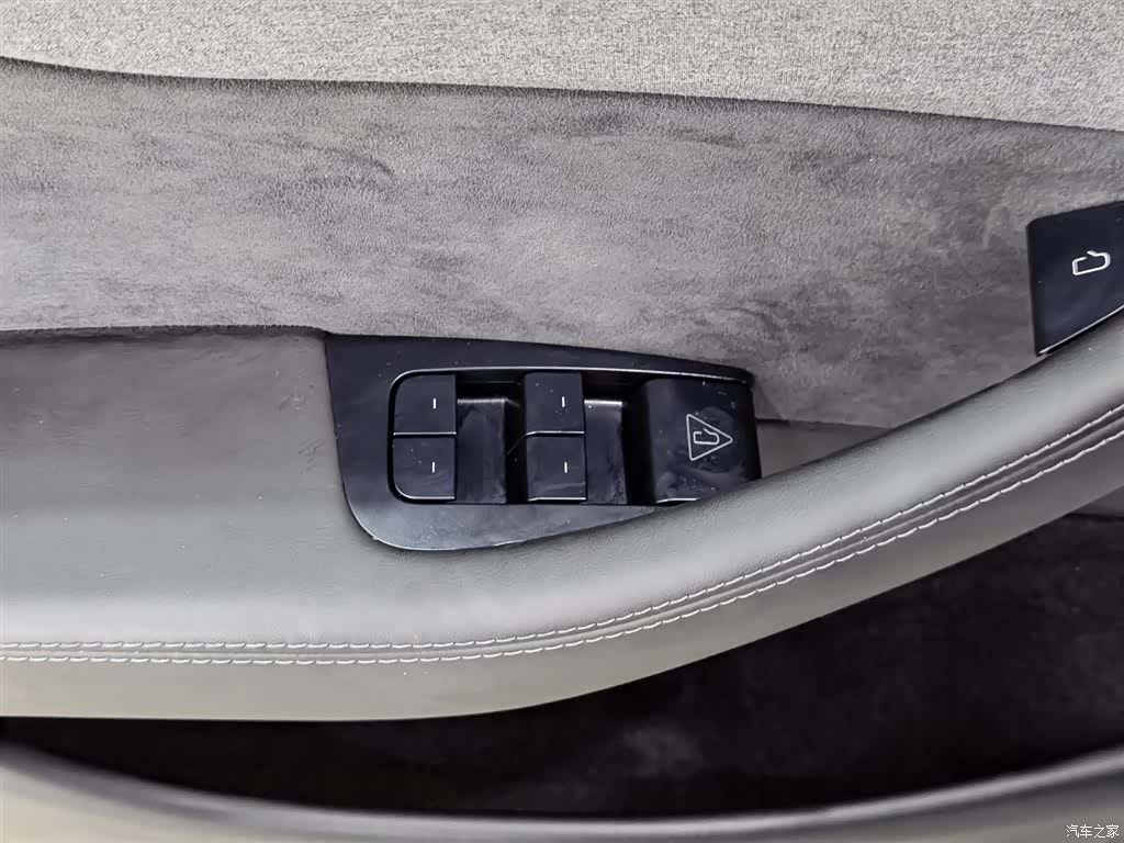 Tesla Model Y, 2025 9