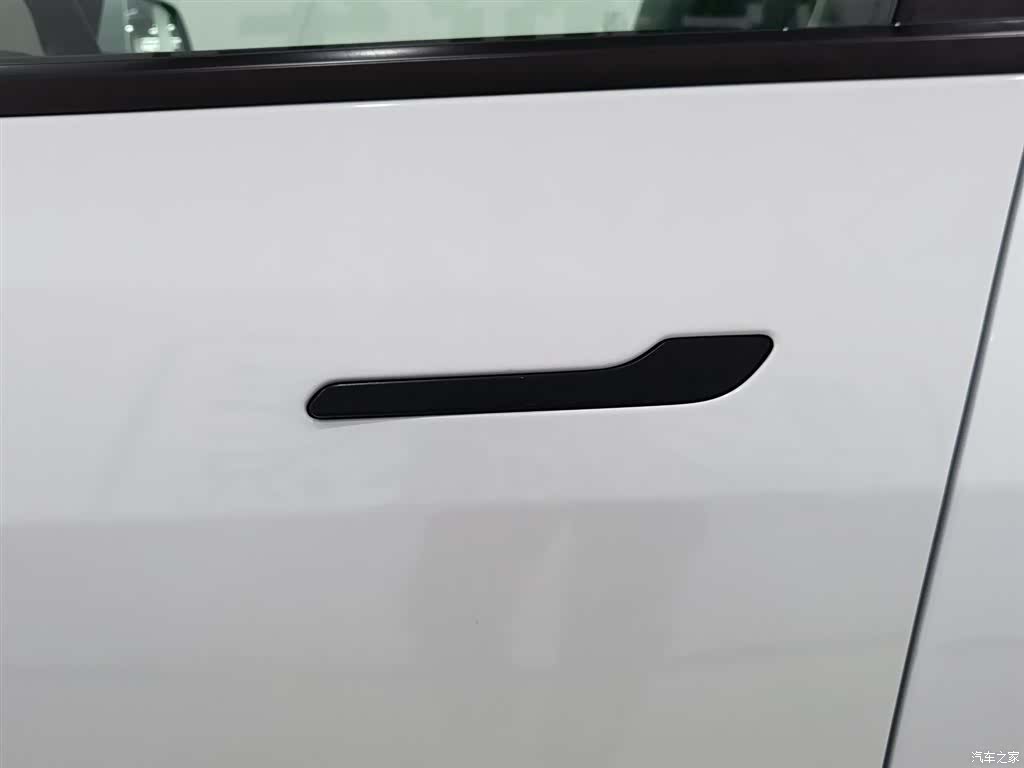 Tesla Model Y, 2025 18