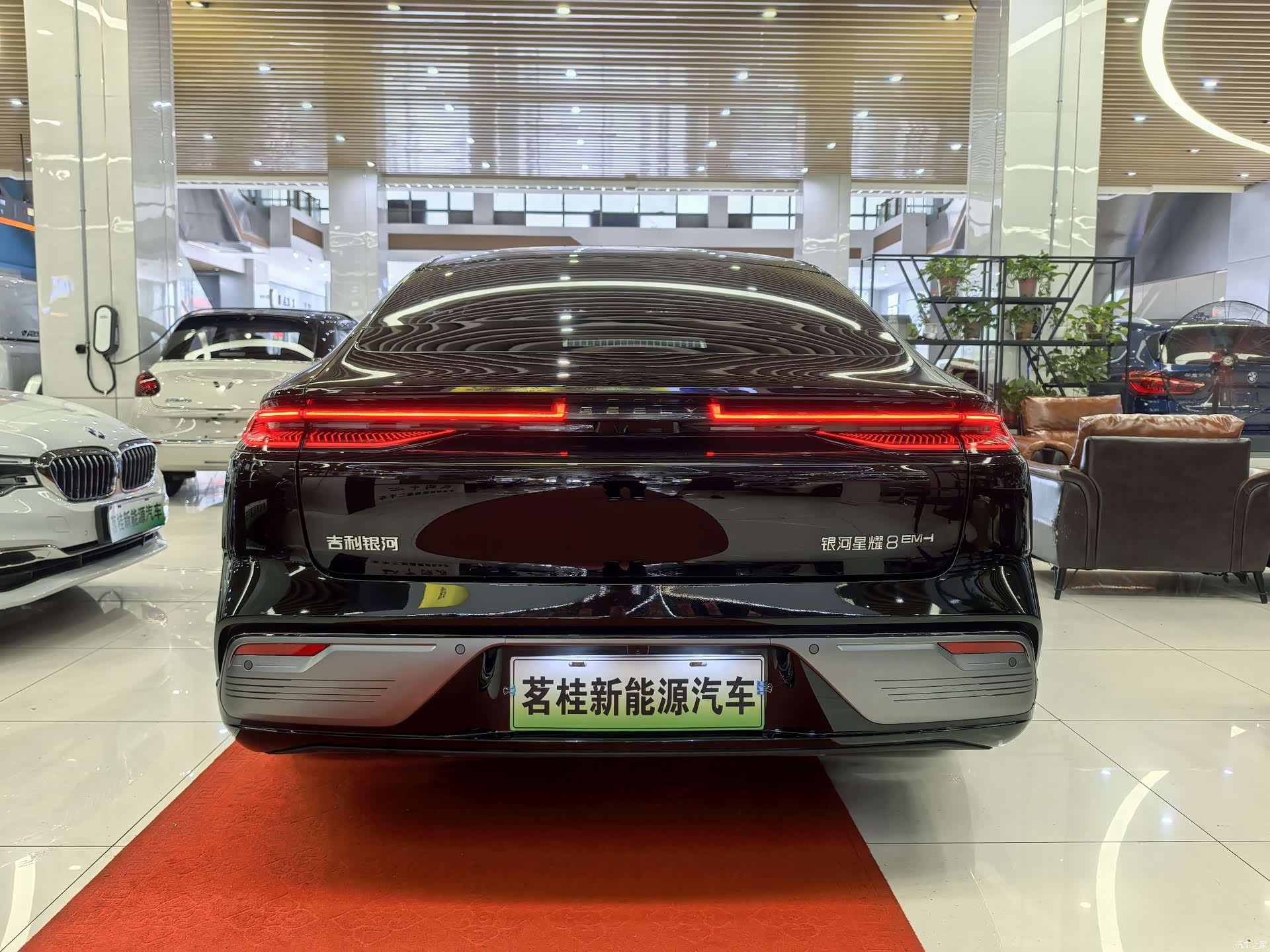 Geely 8, 2026 все фото