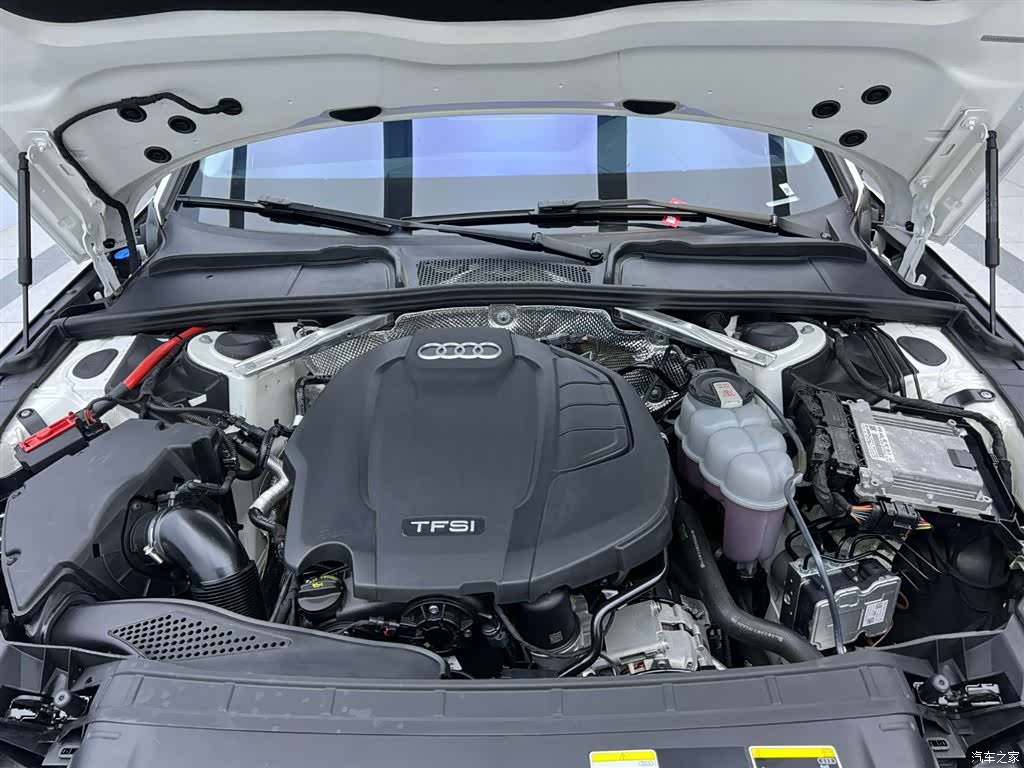 Audi A4L, 2022 8