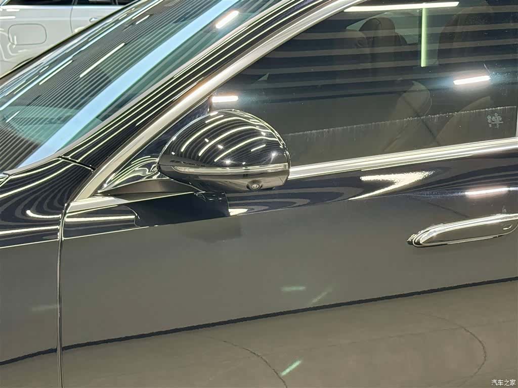 Mercedes-Benz E-Class, 2024 13