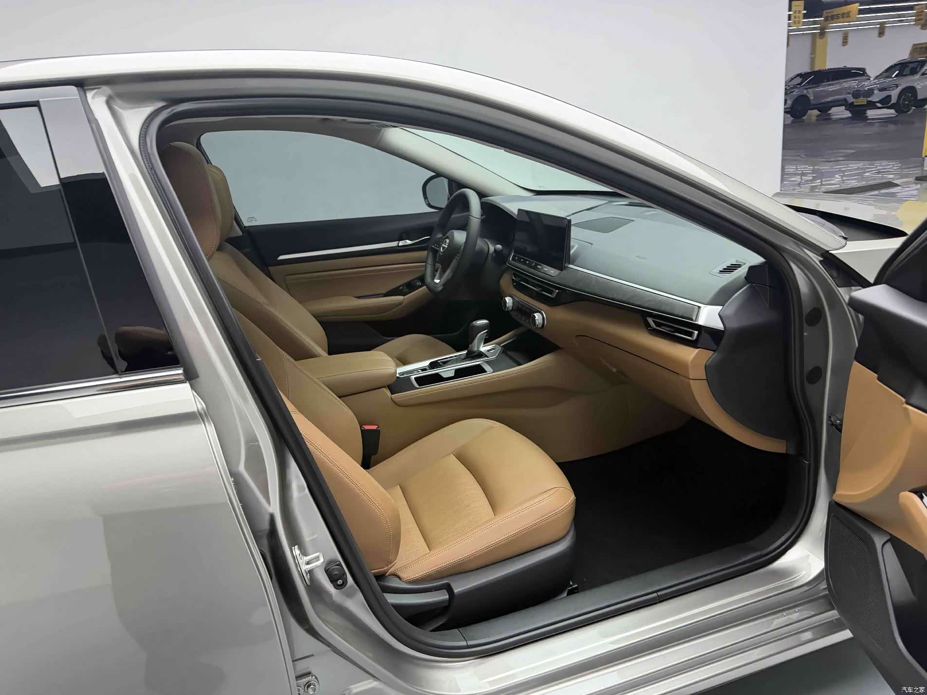 Nissan Teana, 2025 13