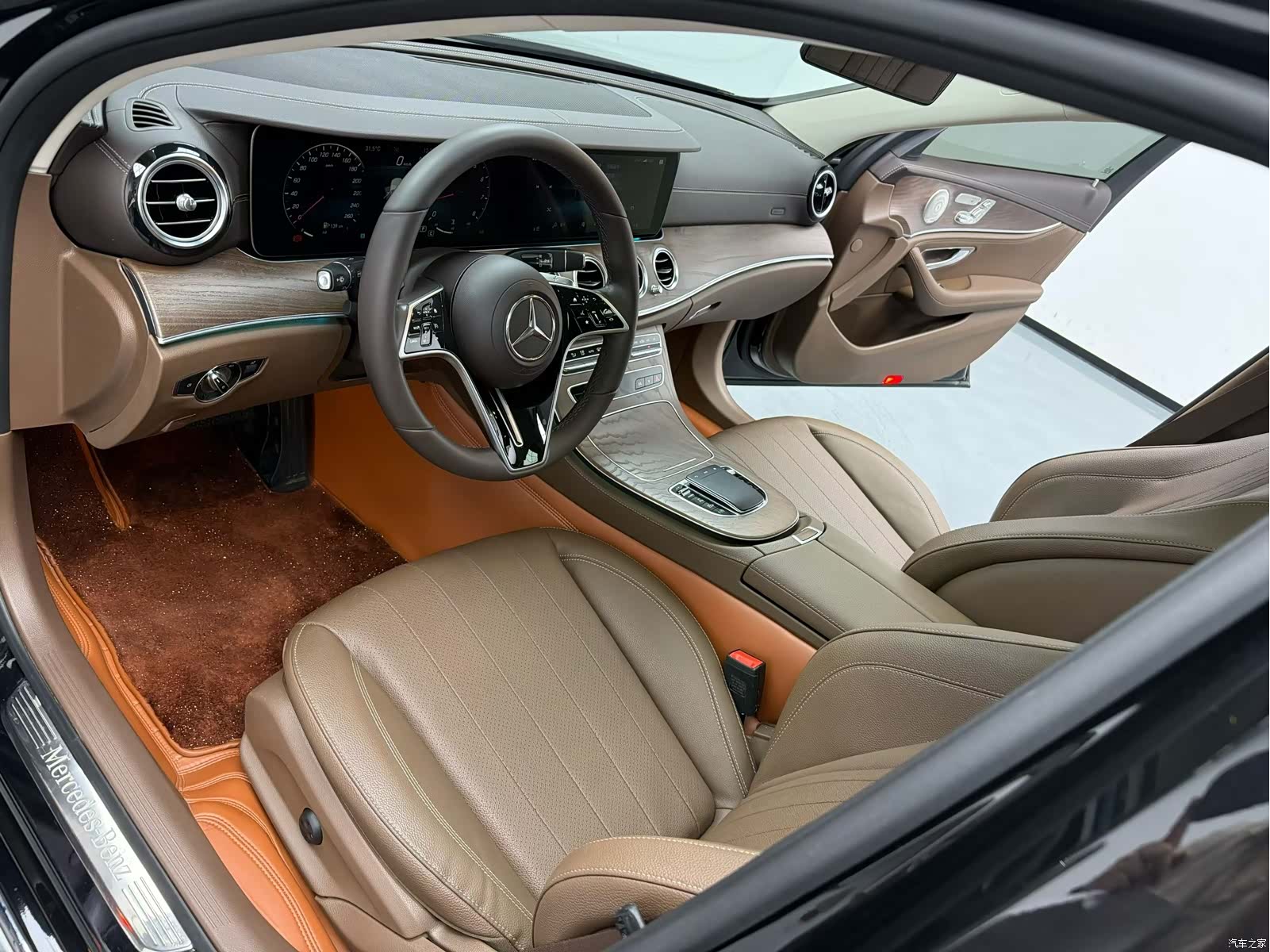 Mercedes-Benz E-Class, 2023 8