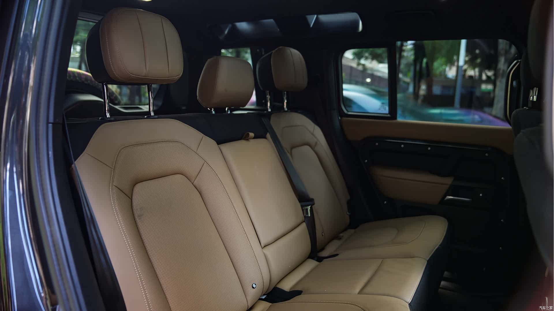 Land Rover Defender, 2025 8