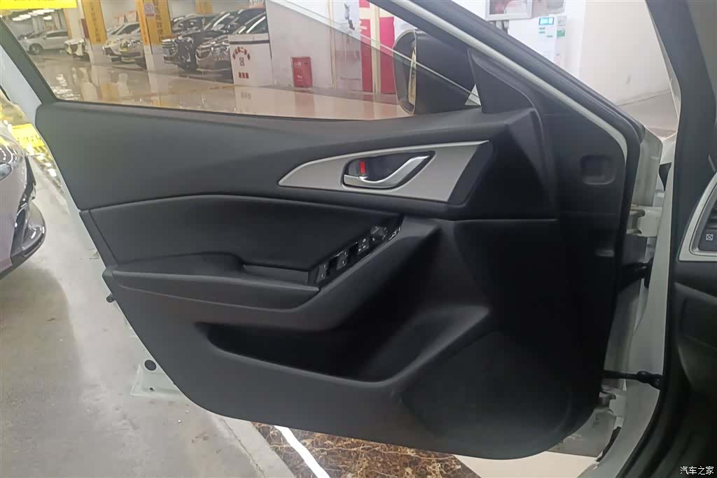 Mazda Mazda3, 2017 7