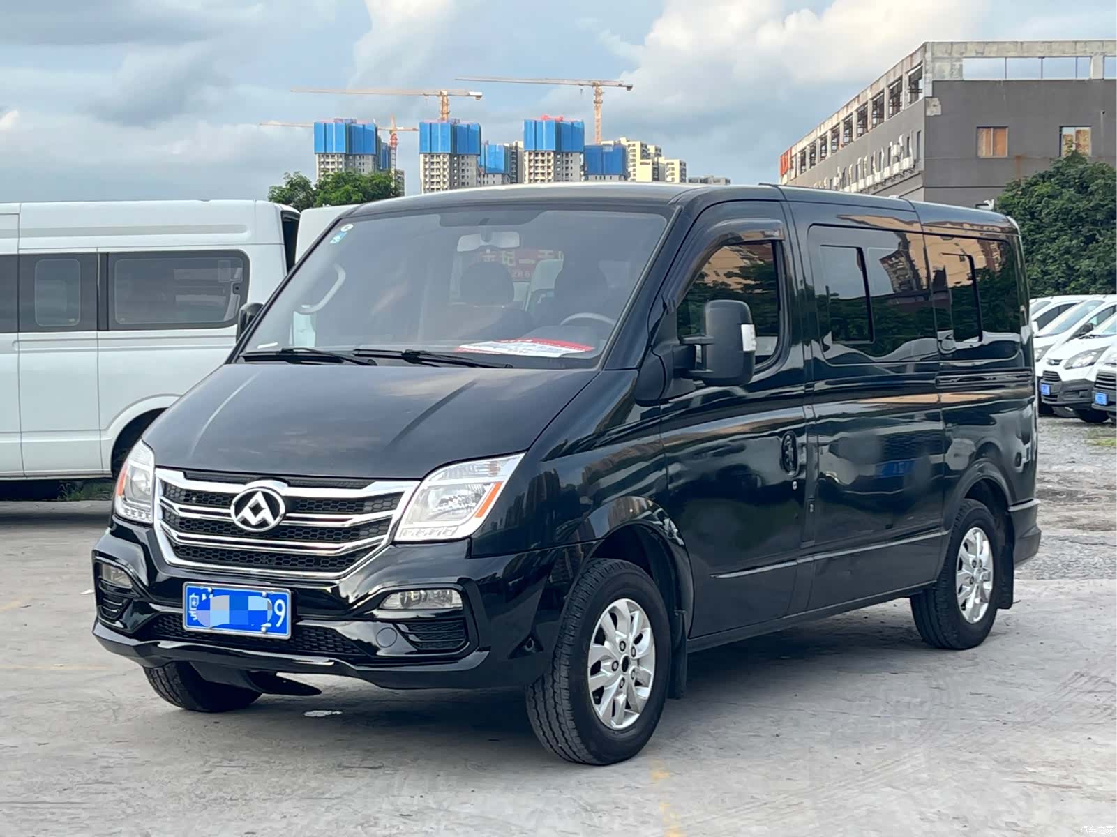 Maxus V80