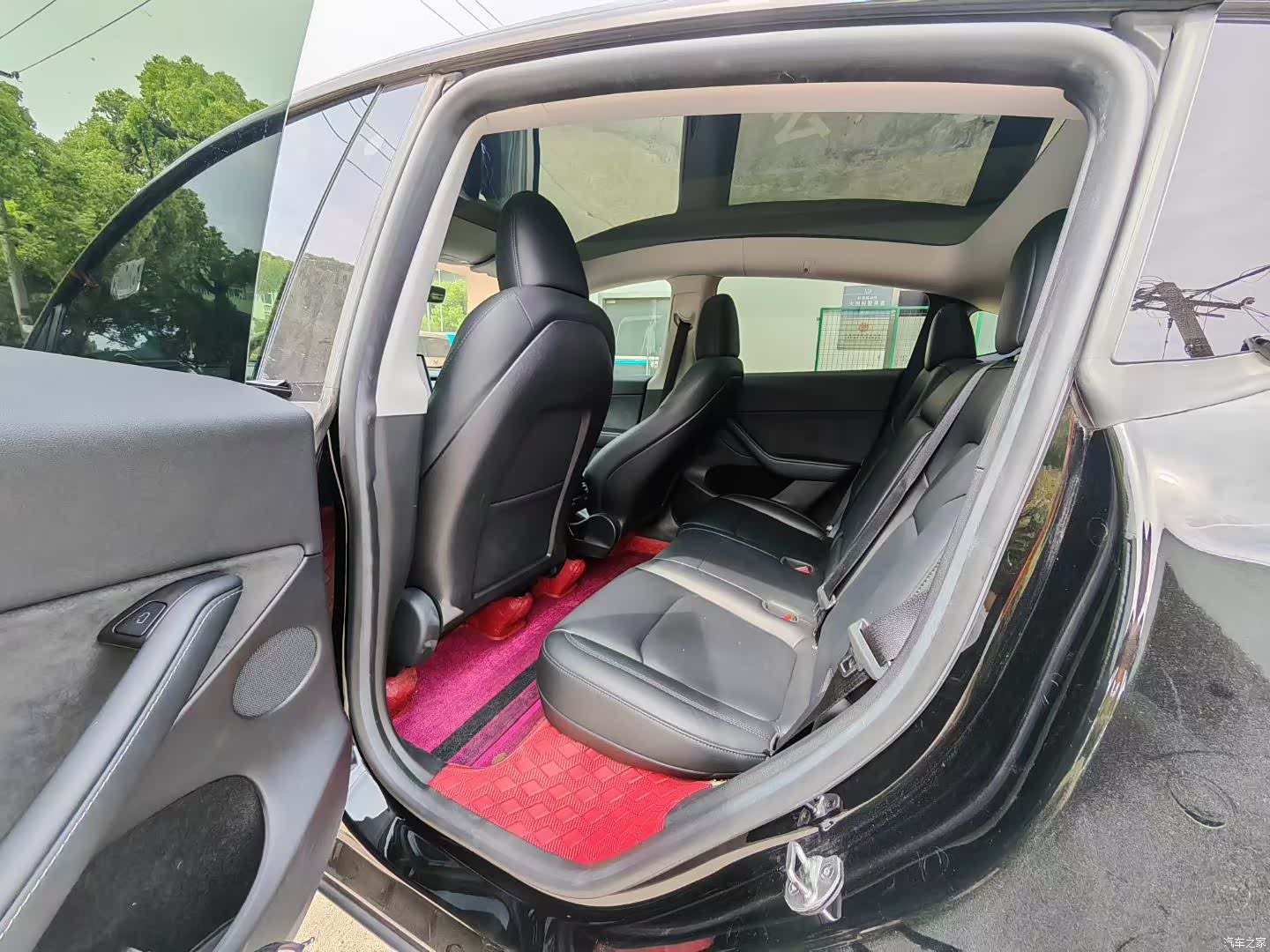 Tesla Model Y, 2021 3
