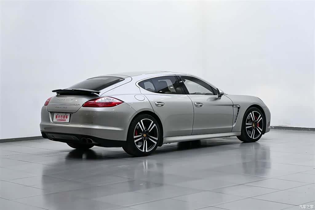 Porsche Panamera, 2010 4