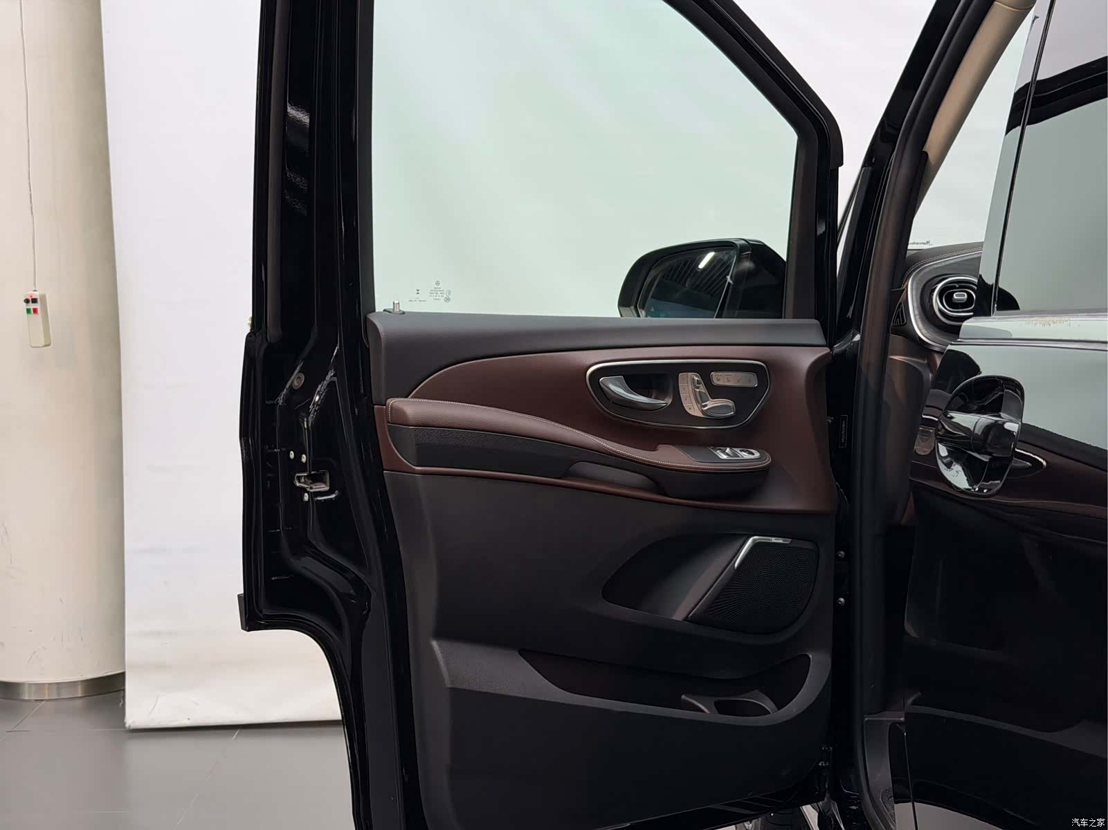 Mercedes-Benz V-Class, 2026 7