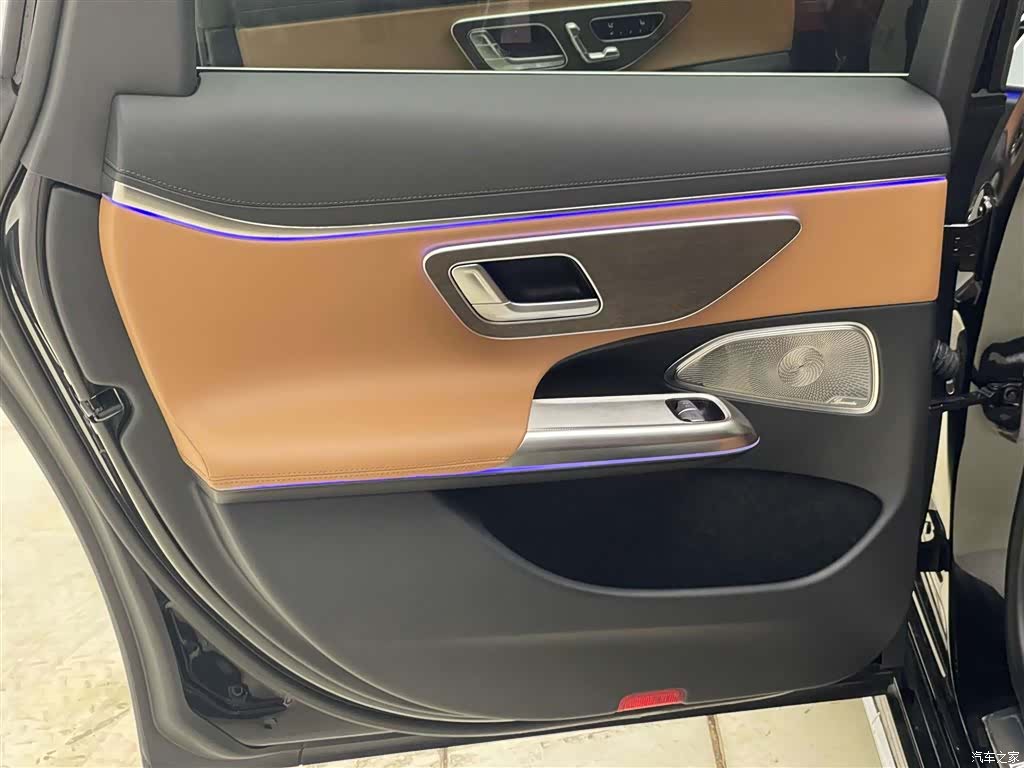 Mercedes-Benz E-Class, 2024 15