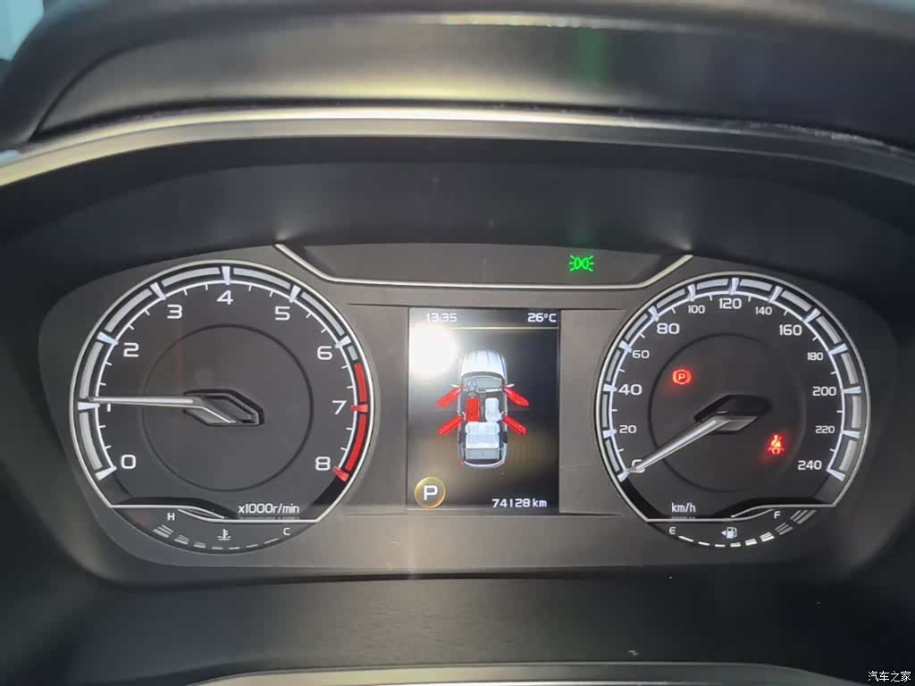 Geely Coolray, 2020 12