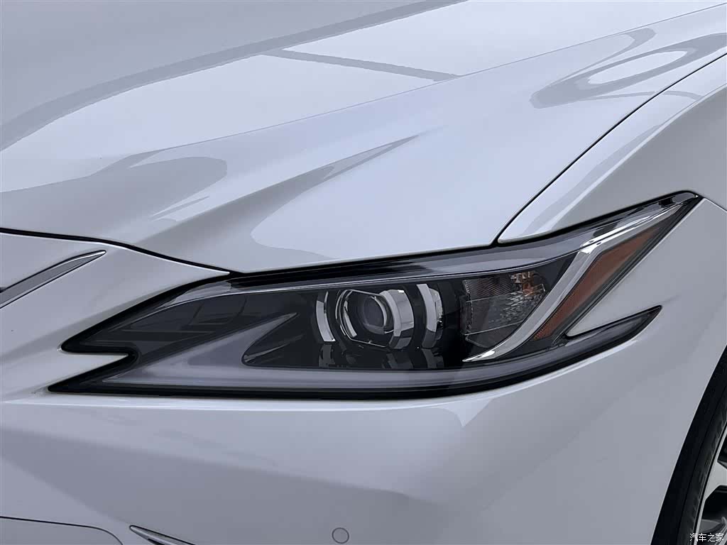 Lexus ES, 2024 9