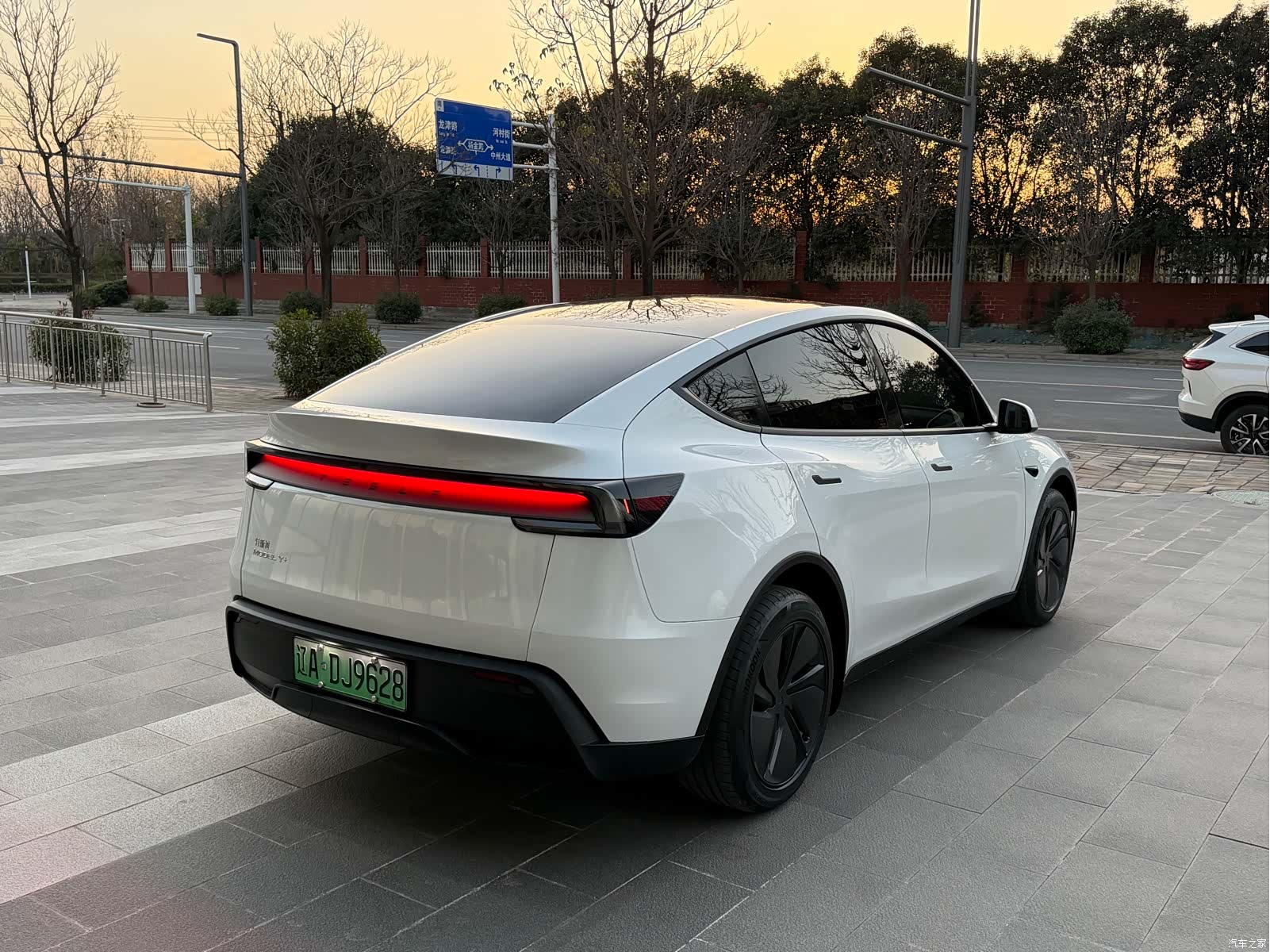 Tesla Model Y, 2025 13