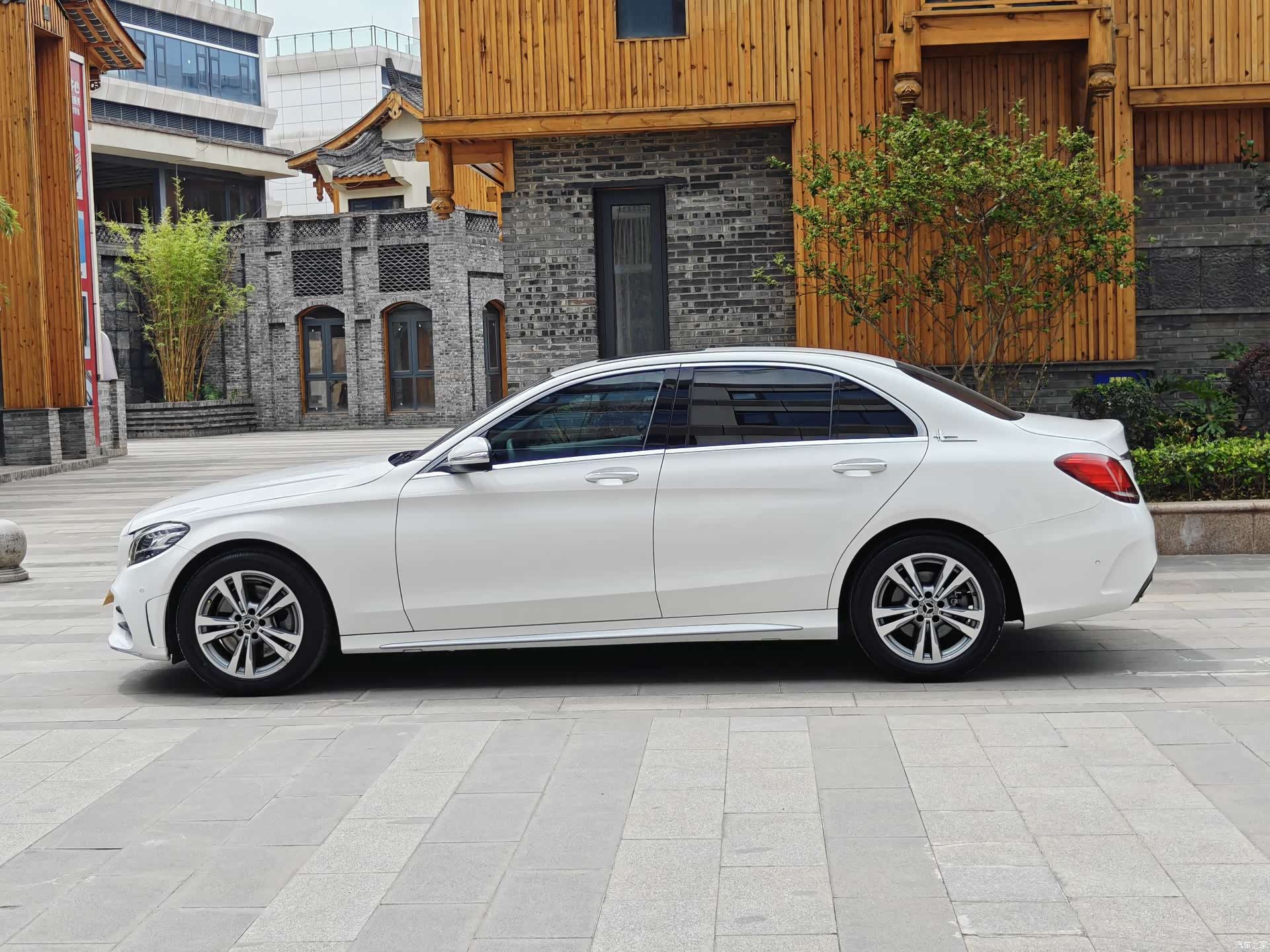 Mercedes-Benz C-Class, 2019 3