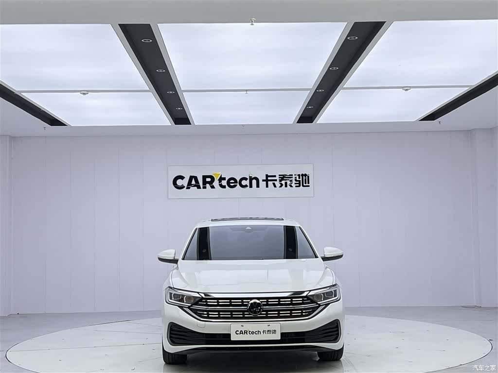 Volkswagen Sagitar, 2023 3