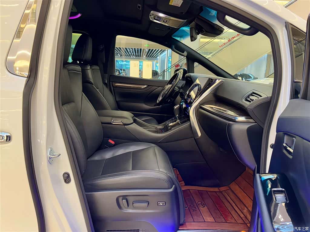 Toyota Vellfire, 2022 27