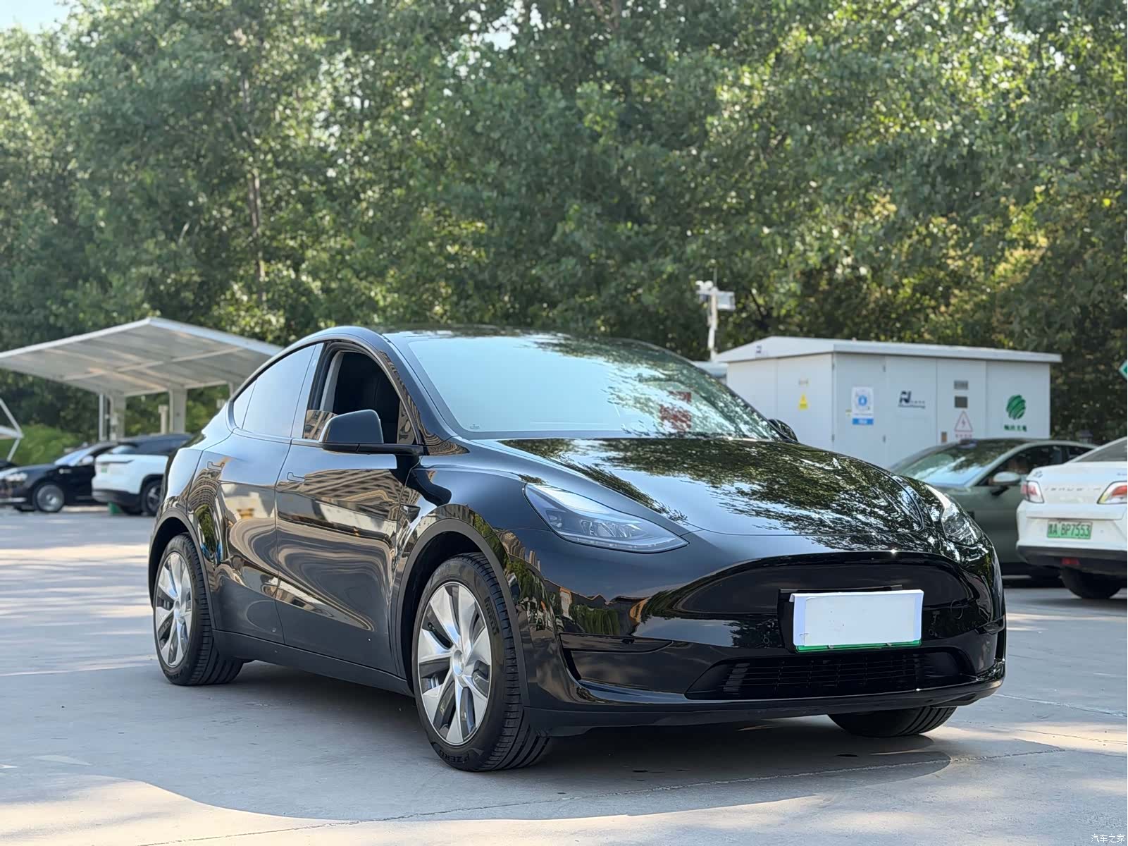 Tesla Model Y, 2022 3