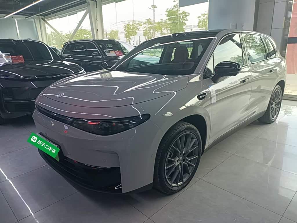 Leapmotor C10