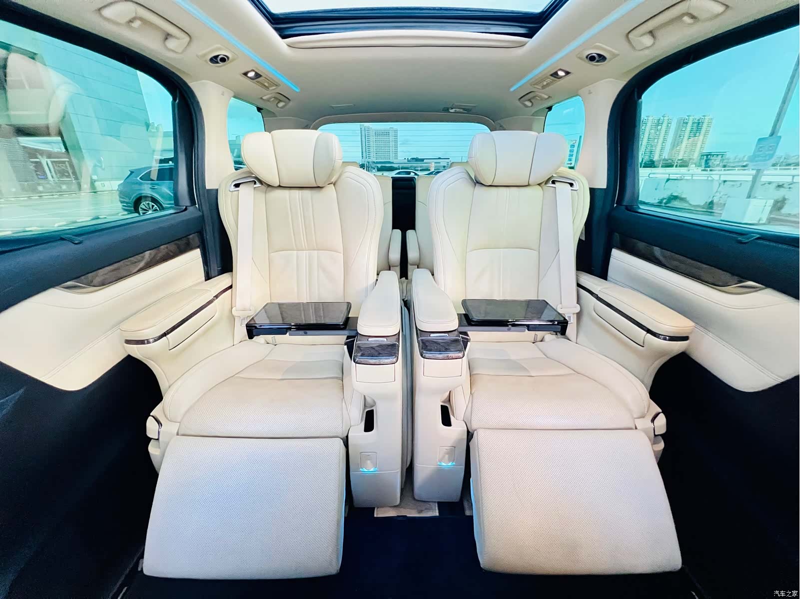 Toyota Alphard, 2020 9