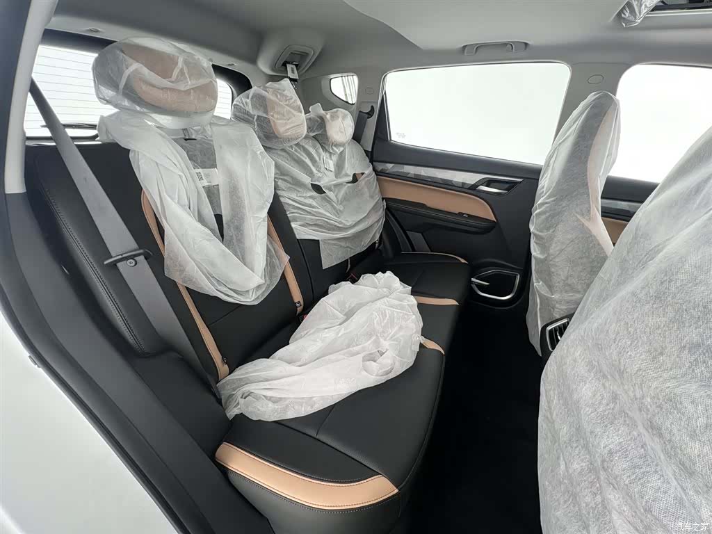 Geely Haoyue PRO, 2024 16