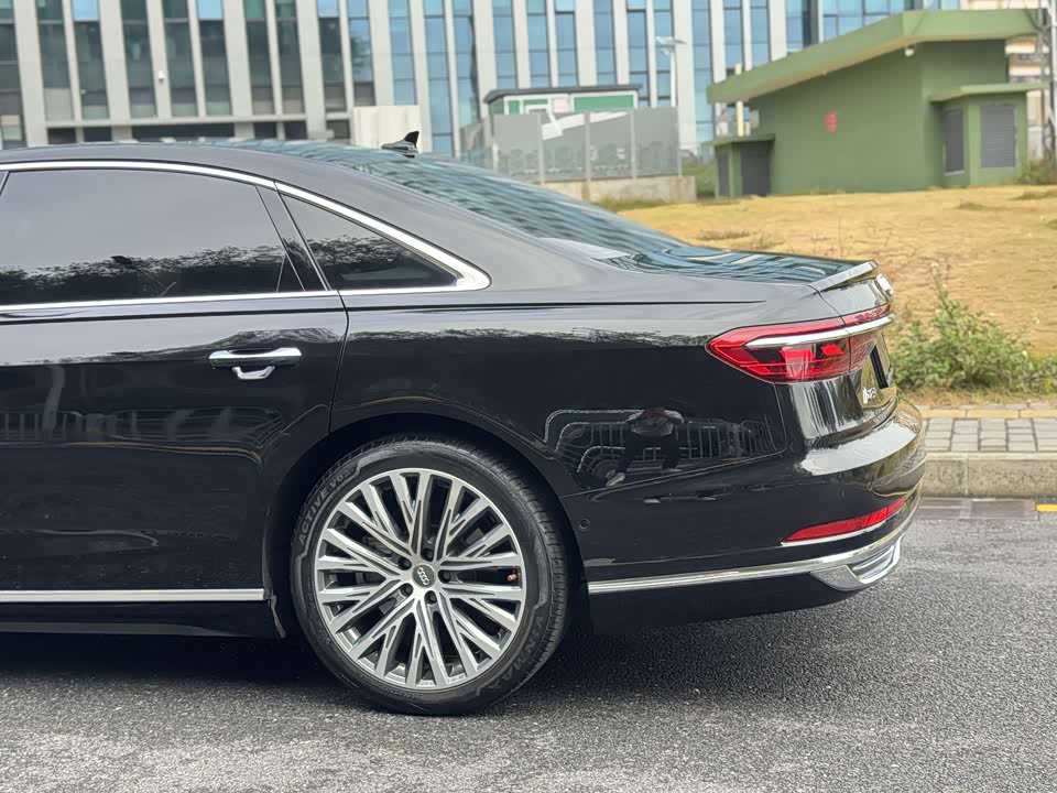 Audi A8