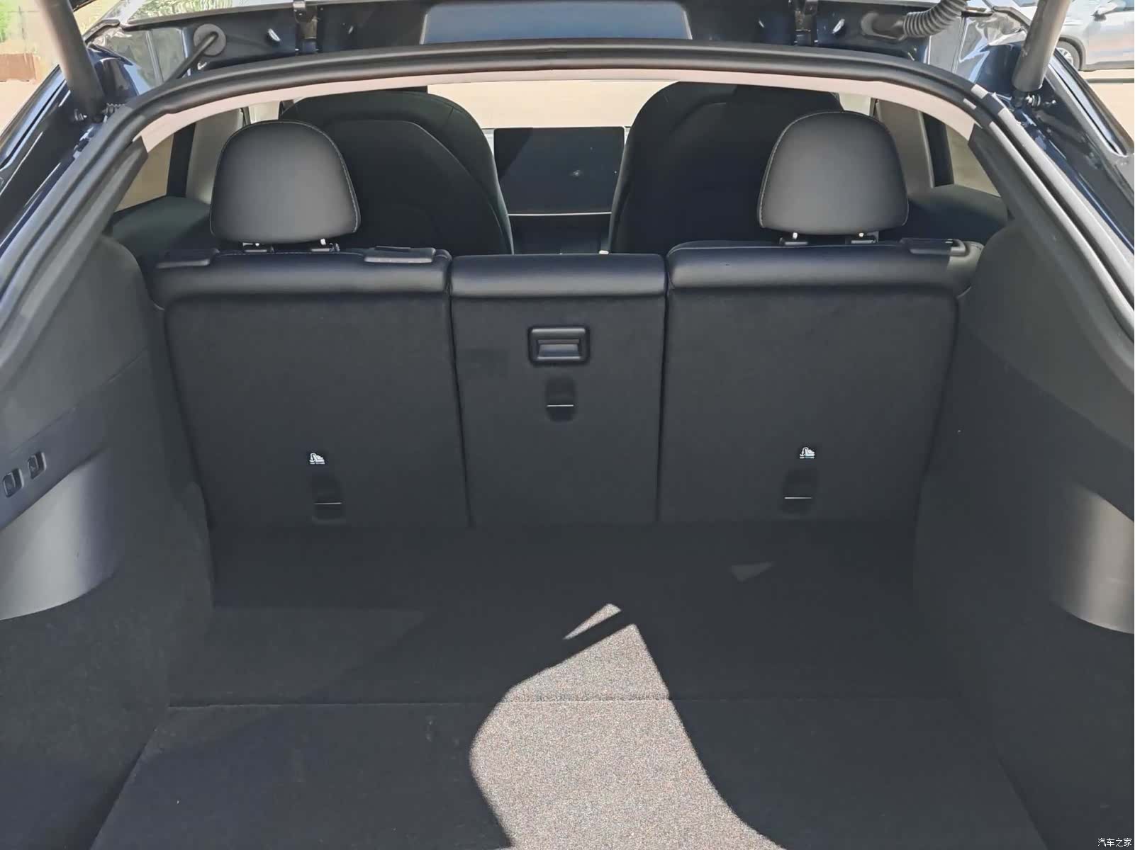 Tesla Model Y, 2024 14