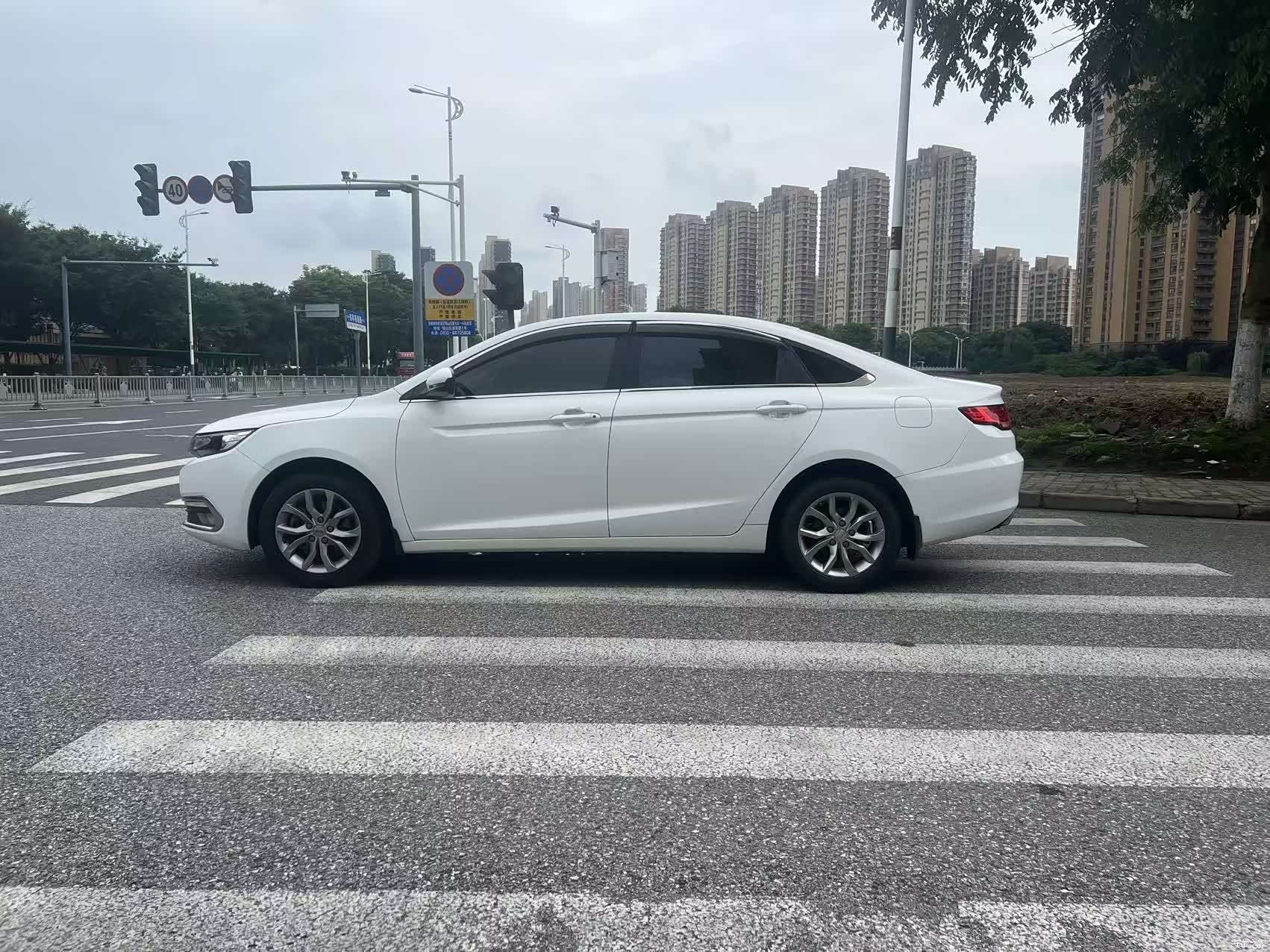 Geely Emgrand, 2017 3