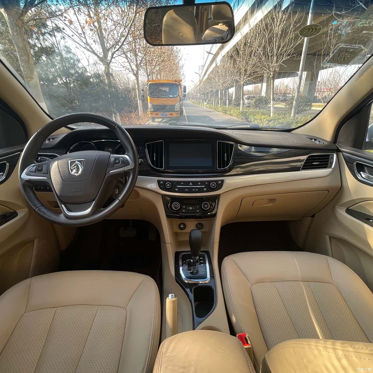 Wuling 730, 2017 16