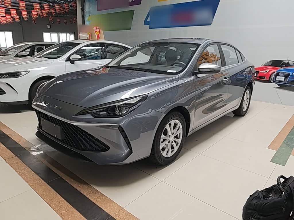 Roewe i5