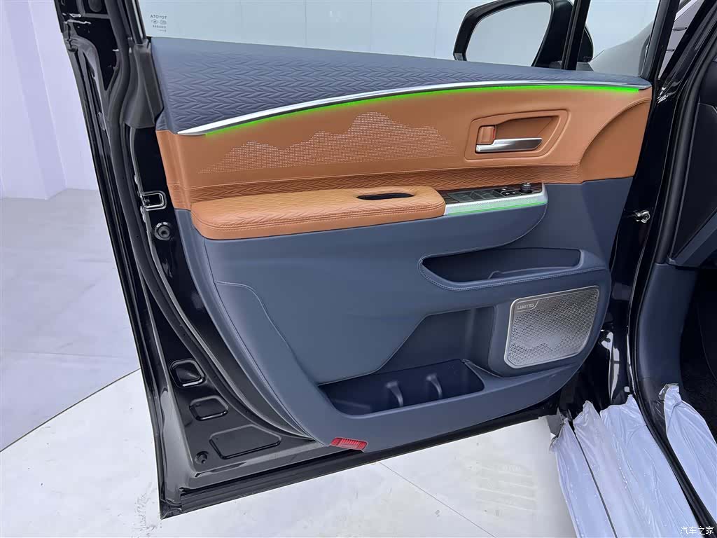 Toyota Granvia, 2024 22
