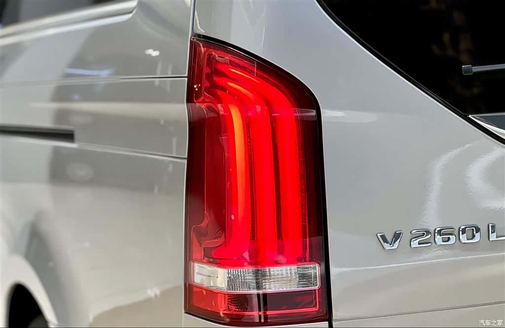 Mercedes-Benz V-Class, 2020 17