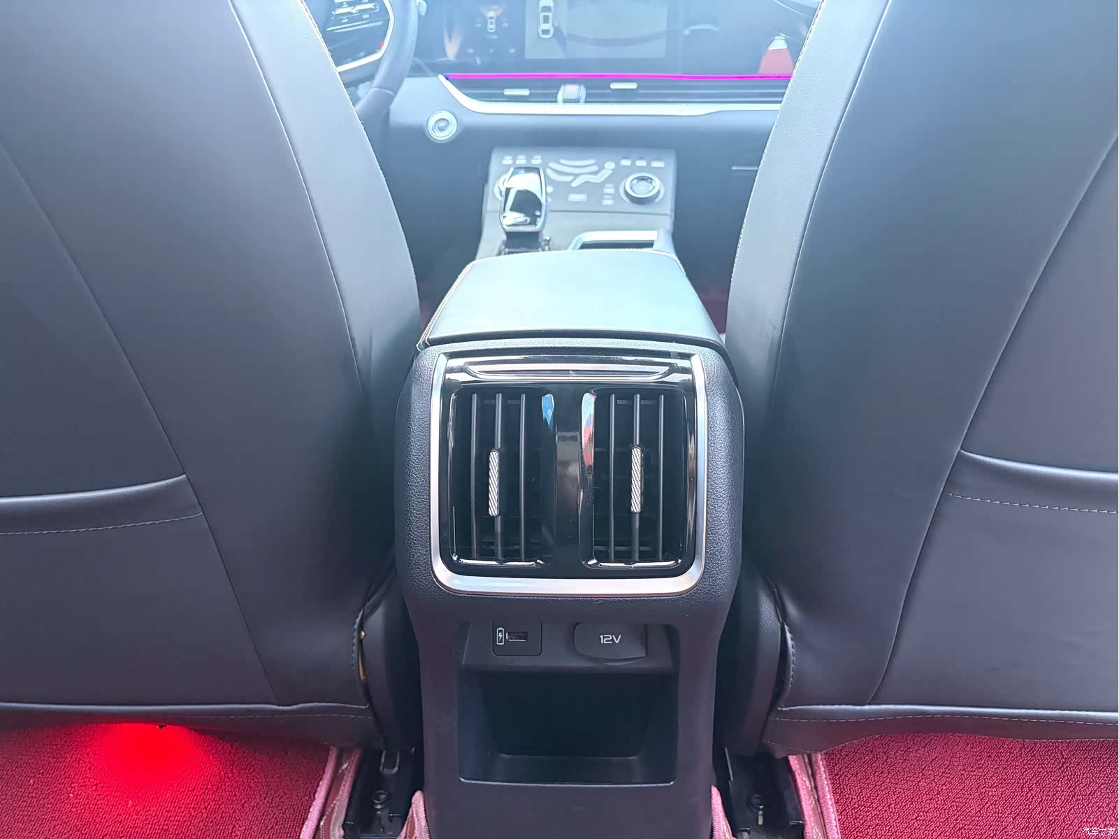 Bestune B70, 2022 24