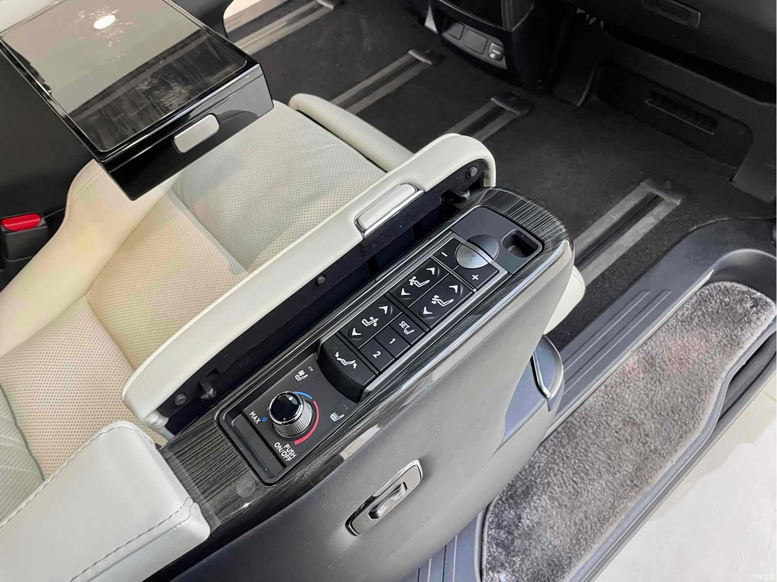 Lexus LM, 2020 12