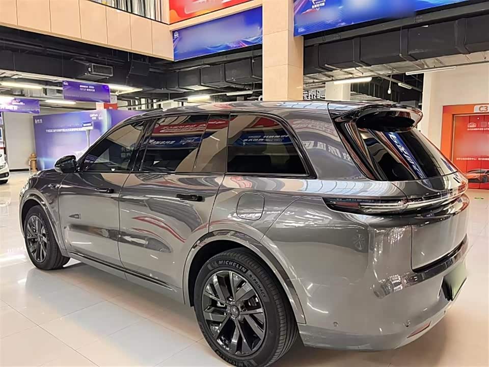 Li Auto Ideal L8
