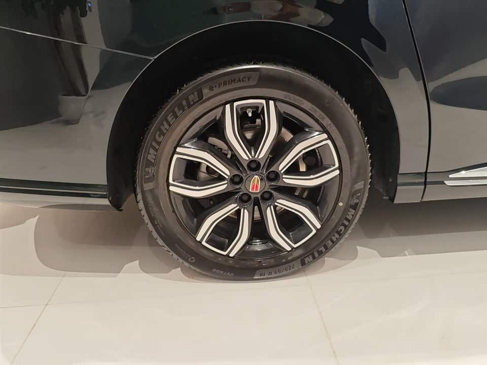 Hongqi HQ9