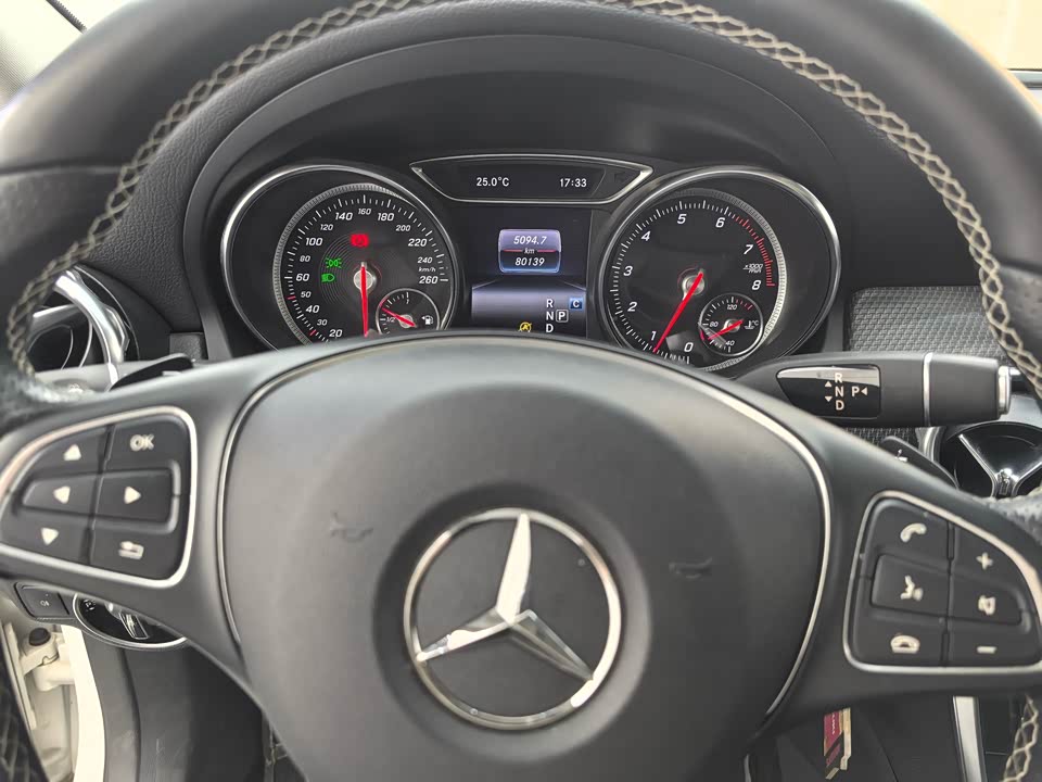 Mercedes-Benz GLA Mercedes-Benz GLA