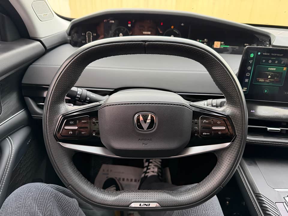 Changan UNI-K Smart iDD