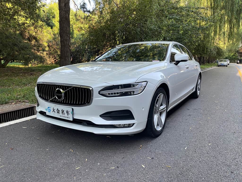 Volvo S90