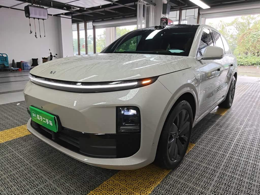Li Auto L6