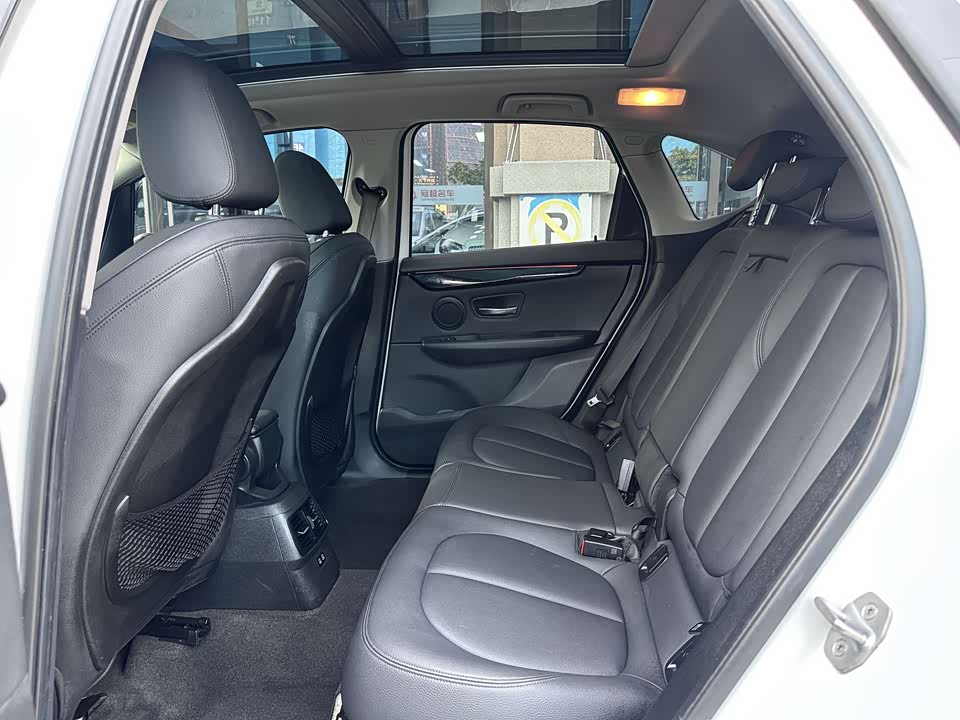 BMW 2 series station wagon