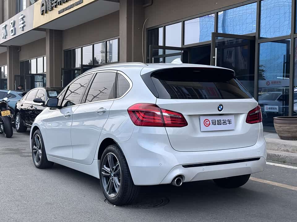 BMW 2 series station wagon