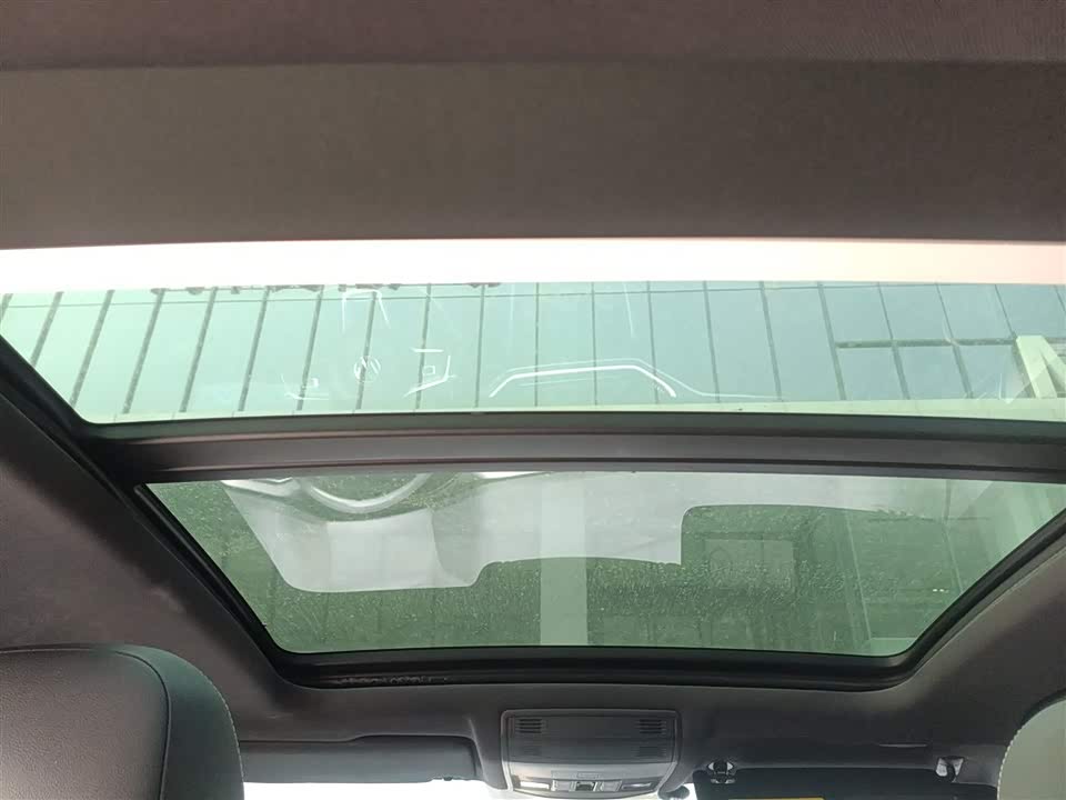 Volkswagen T-ROC exploring Songs