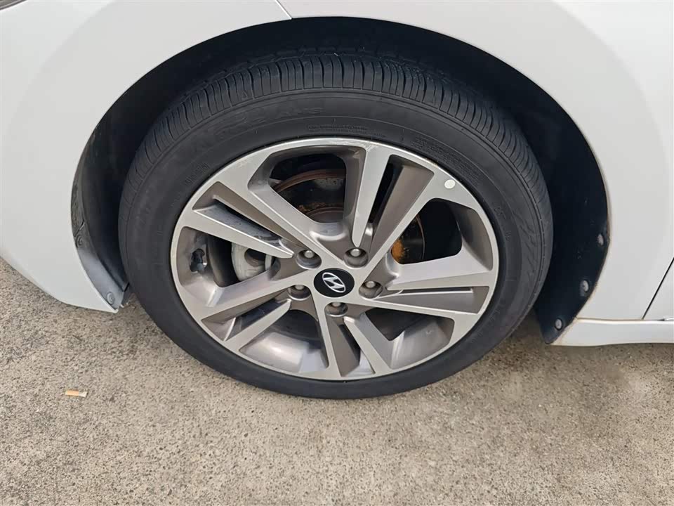 Hyundai Lead